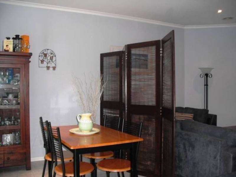 2/46 McNamara Avenue, Airport West VIC 3042