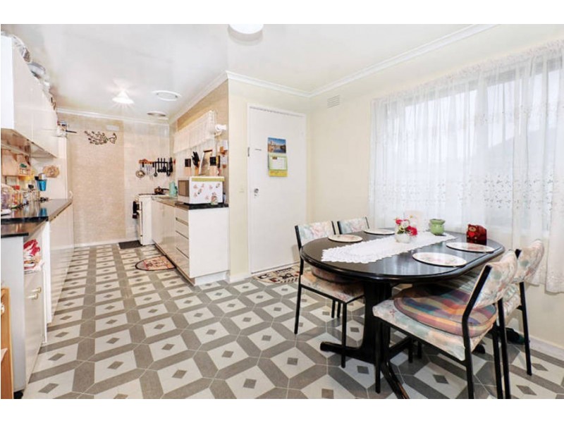 1 Bendoc Court, Meadow Heights VIC 3048