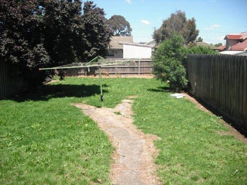 9 Rowan Street, Glenroy VIC 3046