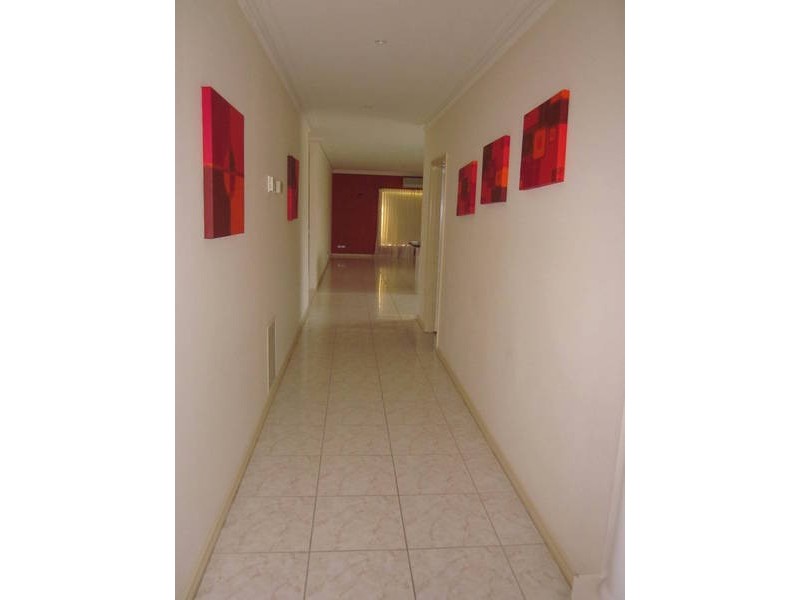 5 Amur, Roxburgh Park VIC 3064