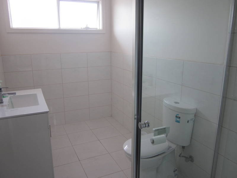 2/13 Lorensen Avenue, Coburg North VIC 3058