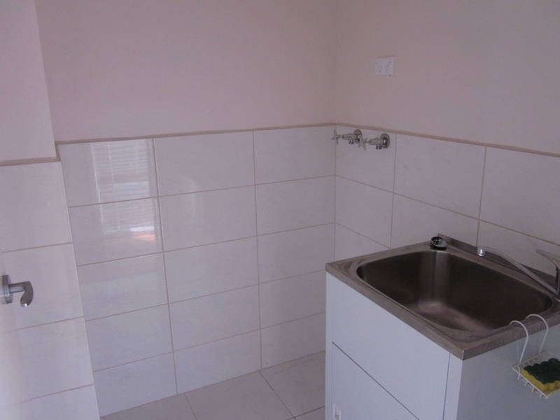 2/13 Lorensen Avenue, Coburg North VIC 3058