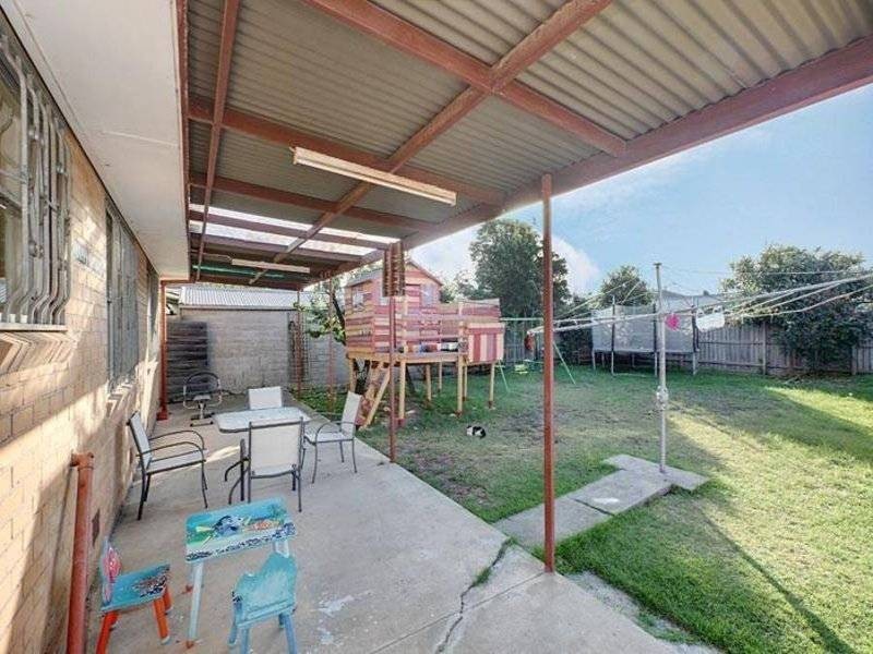 18 Crossley Crescent, Coolaroo VIC 3048