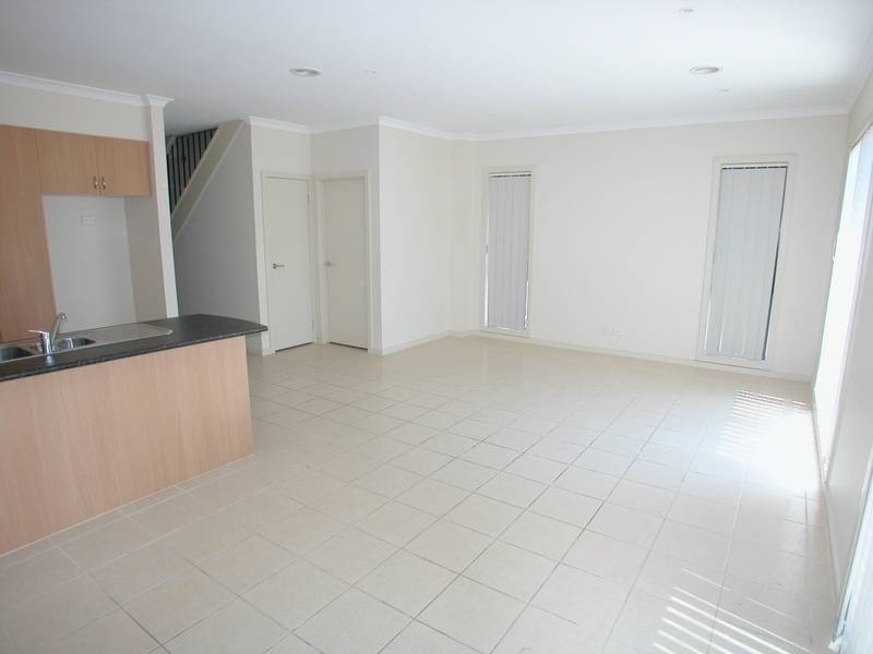 86 Hayfield Road, Roxburgh Park VIC 3064