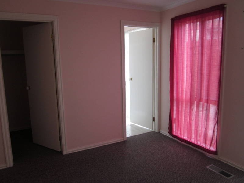 2/31 Rokewood Crescent, Meadow Heights VIC 3048