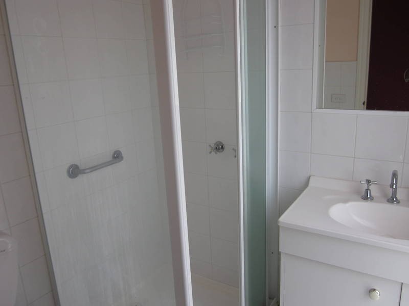 2/31 Rokewood Crescent, Meadow Heights VIC 3048