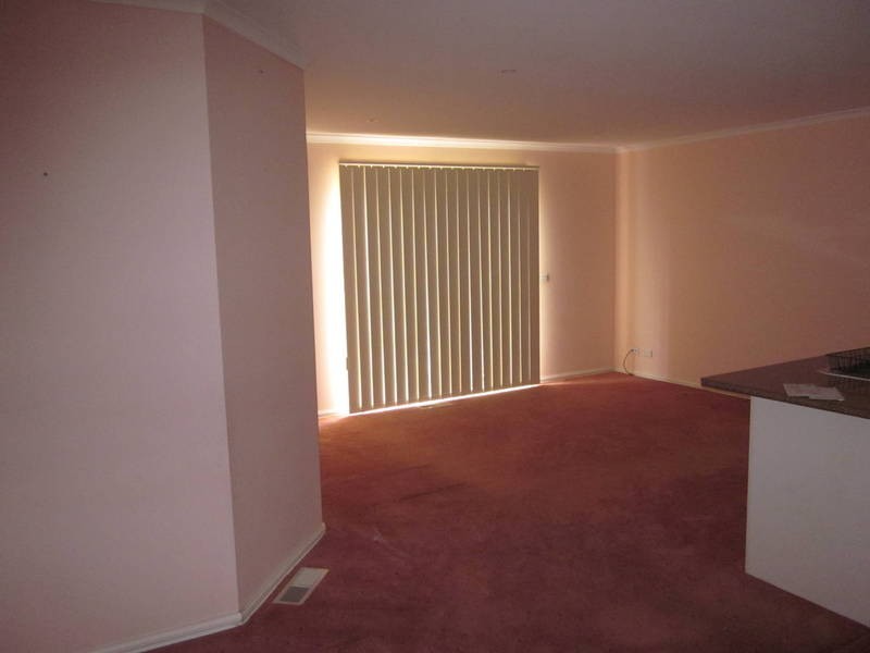 2/31 Rokewood Crescent, Meadow Heights VIC 3048