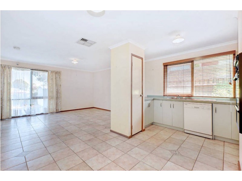 3 FUSCHIA  PLACE, Meadow Heights VIC 3048