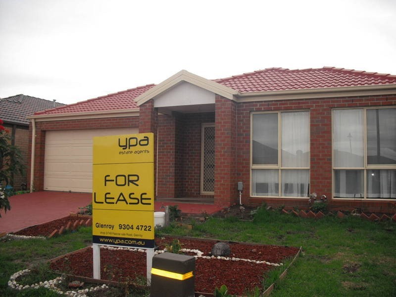 11 KINGLAKE CRESCENT, Craigieburn VIC 3064