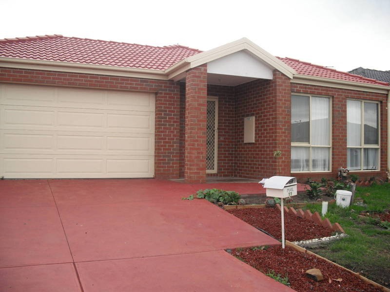 11 KINGLAKE CRESCENT, Craigieburn VIC 3064