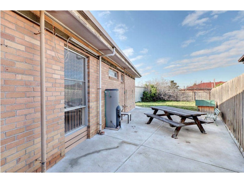 7 Almurta Avenue, Coolaroo VIC 3048