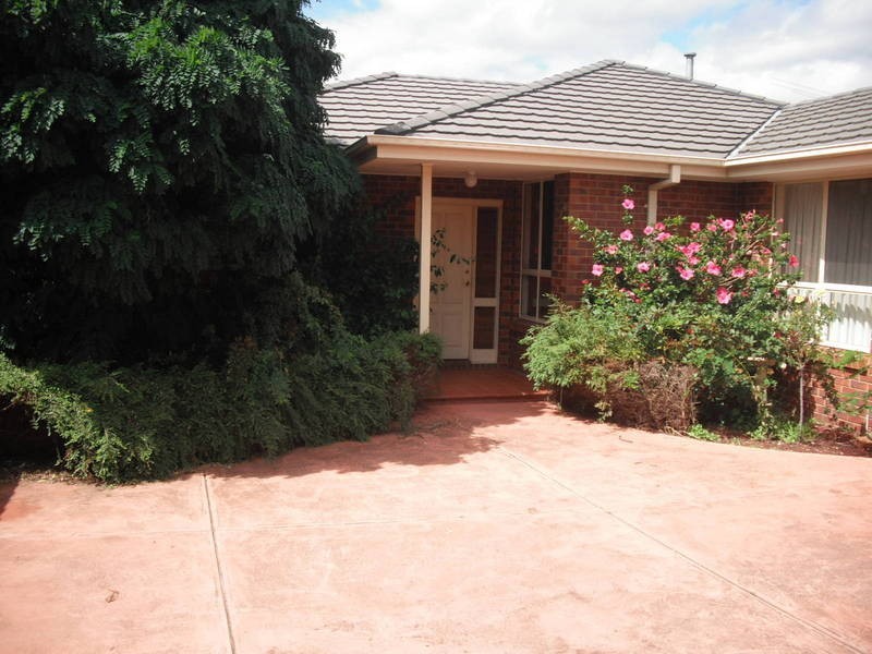 2/60 Maude Avenue, Glenroy VIC 3046