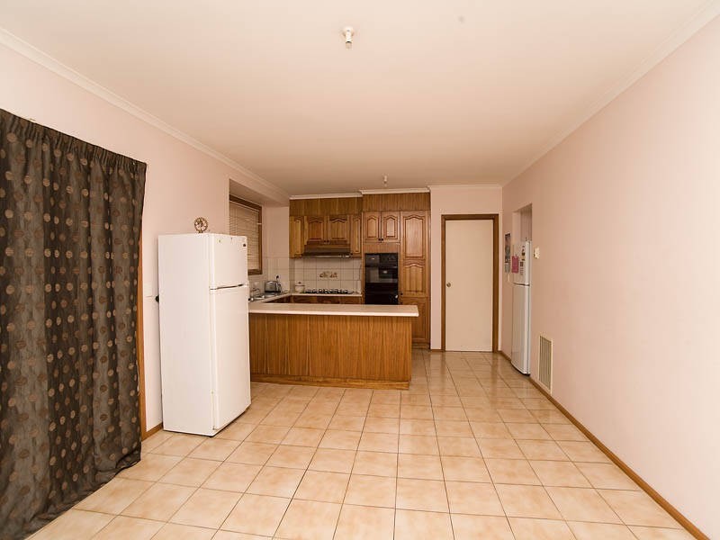 18 Pinaroo Circuit, Meadow Heights VIC 3048