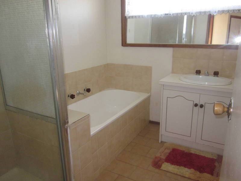 2/54  Ashleigh Crescent, Meadow Heights VIC 3048