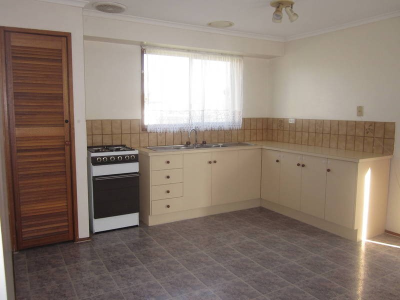 2/54  Ashleigh Crescent, Meadow Heights VIC 3048