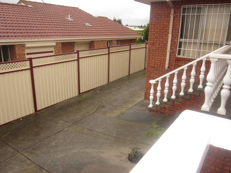 85 Cassinia Crescent, Meadow Heights VIC 3048