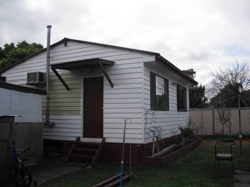 66B PLUMPTOM AVENUE, Glenroy VIC 3046