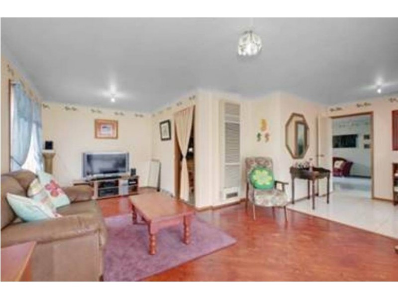 5 Themeda Court, Meadow Heights VIC 3048