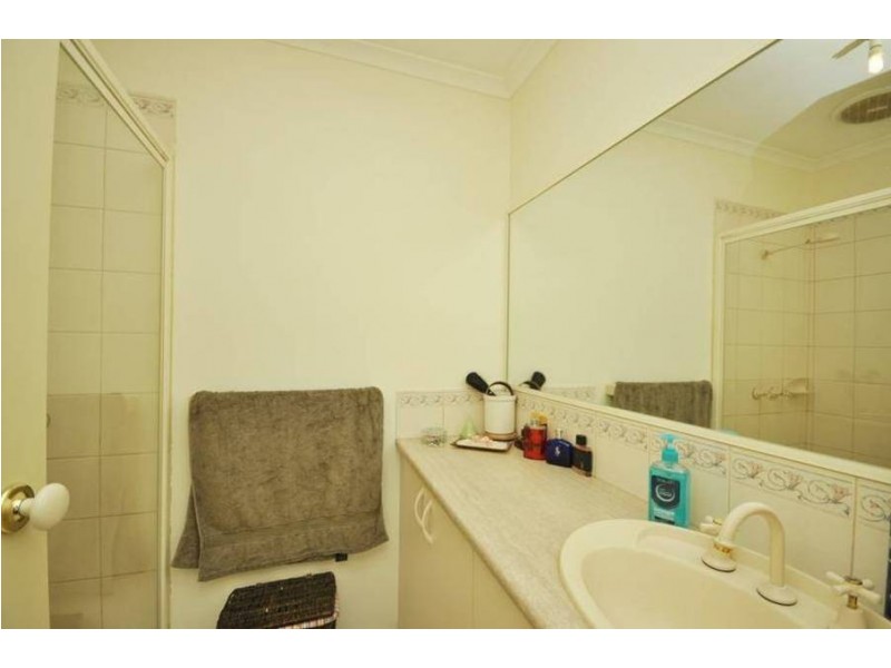 11 Limpopa Square, Roxburgh Park VIC 3064