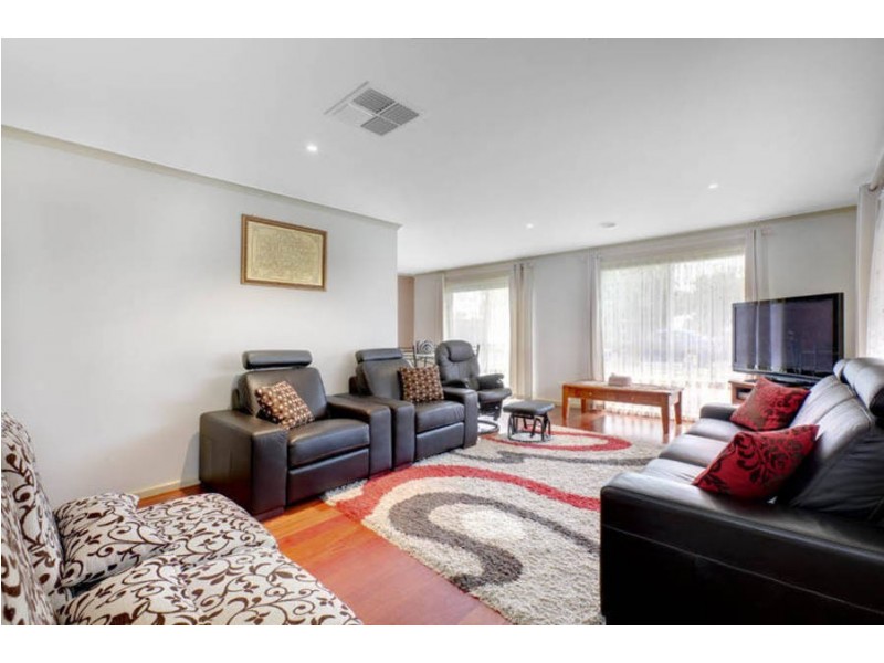 4 Gunbower Crescent, Meadow Heights VIC 3048