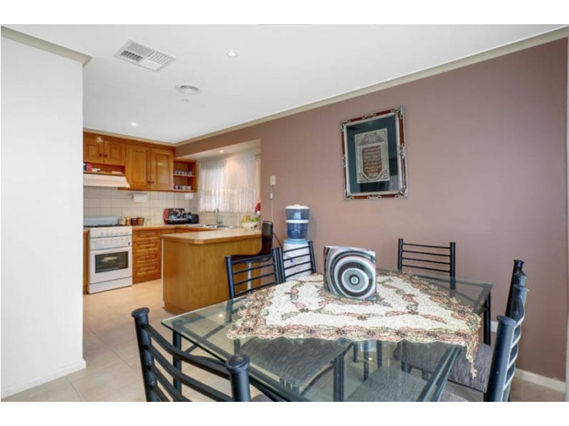 4 Gunbower Crescent, Meadow Heights VIC 3048