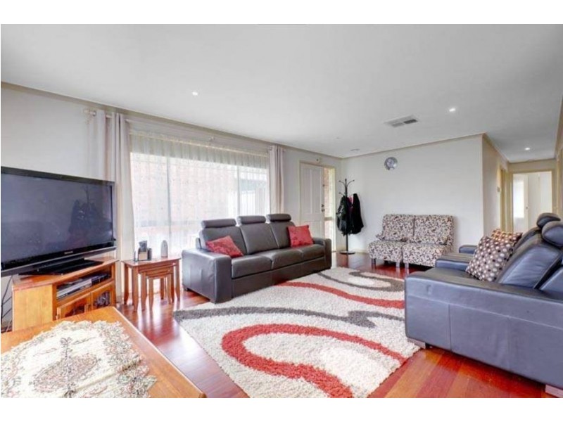 4 Gunbower Crescent, Meadow Heights VIC 3048