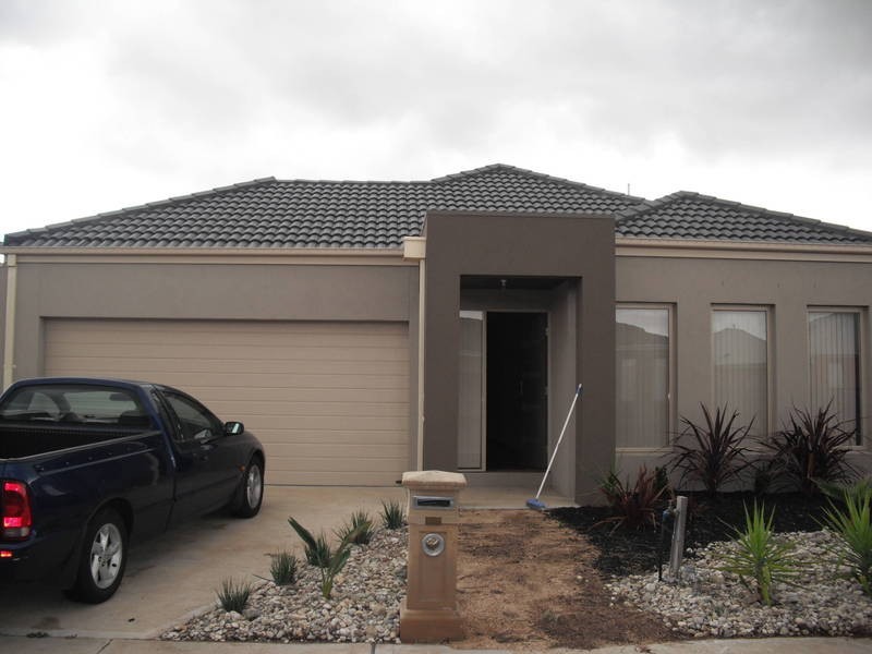 77 Mareeba Way, Craigieburn VIC 3064