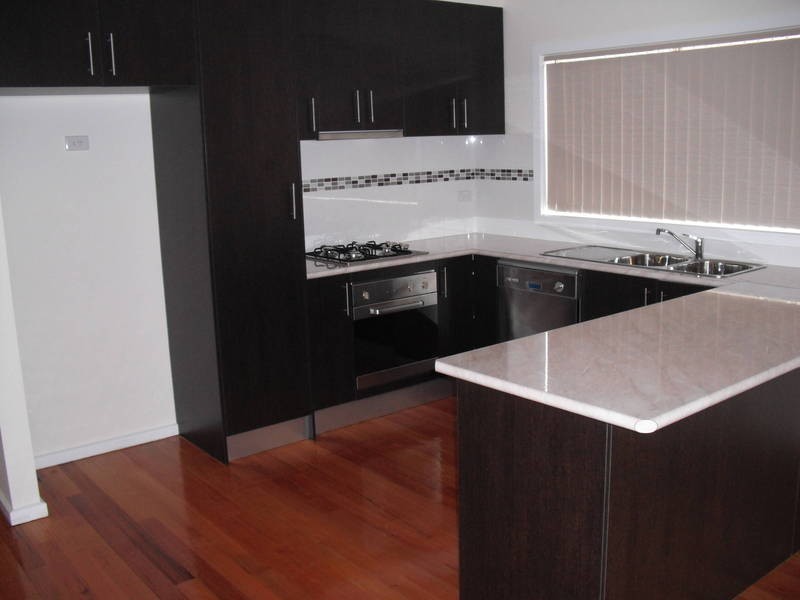 77 Mareeba Way, Craigieburn VIC 3064