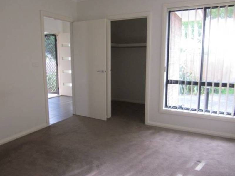 2/7 Care Close, Meadow Heights VIC 3048