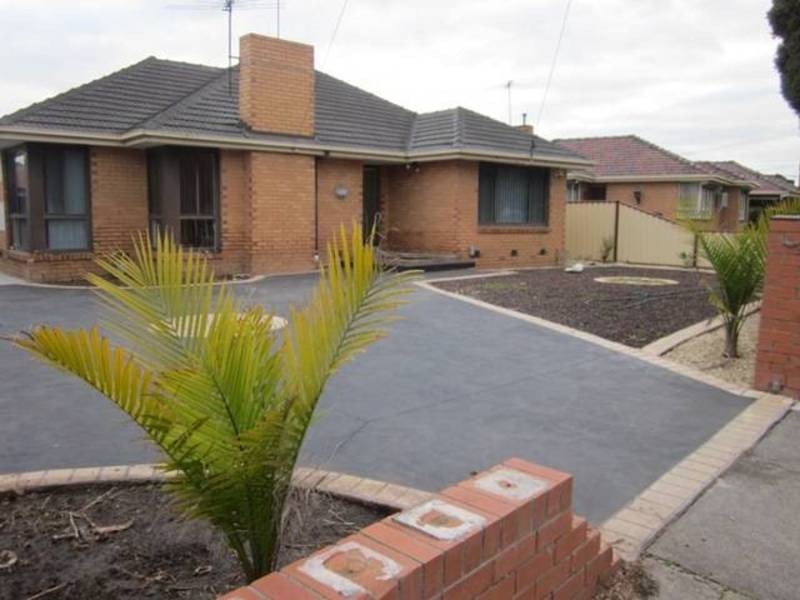 11 Clunes Avenue, Dallas VIC 3047