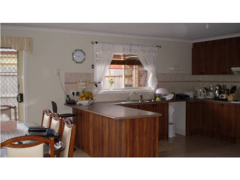 3 Neman Court, Roxburgh Park VIC 3064