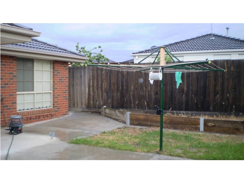 3 Neman Court, Roxburgh Park VIC 3064