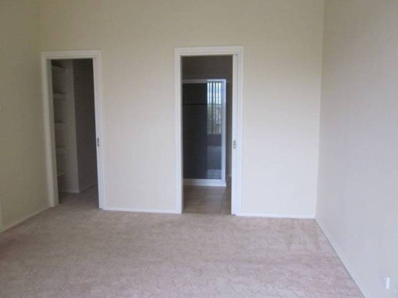 26 Stillwell Crescent, Roxburgh Park VIC 3064