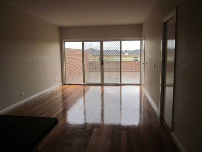 2/29-31 Ashleigh Crescent, Meadow Heights VIC 3048