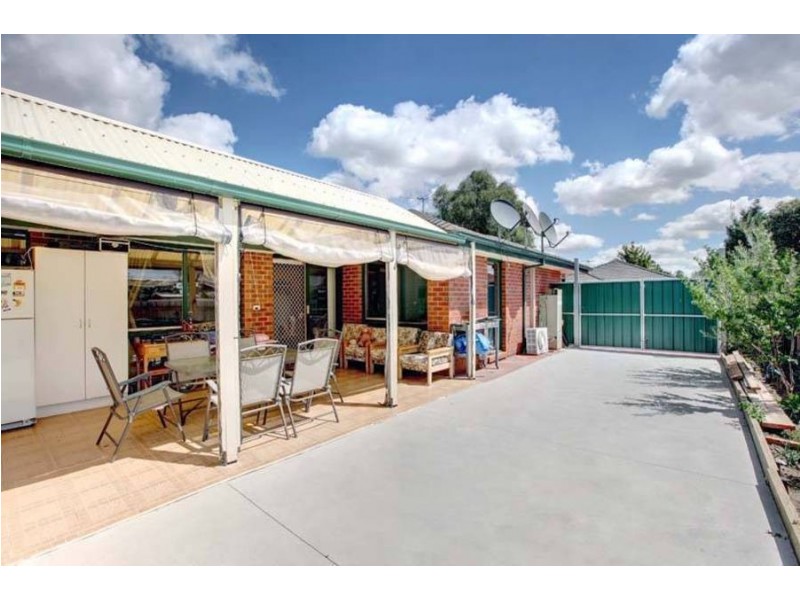 6 Wintle Close, Roxburgh Park VIC 3064