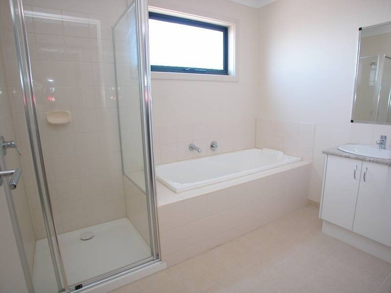 86 Hayfield Road, Roxburgh Park VIC 3064