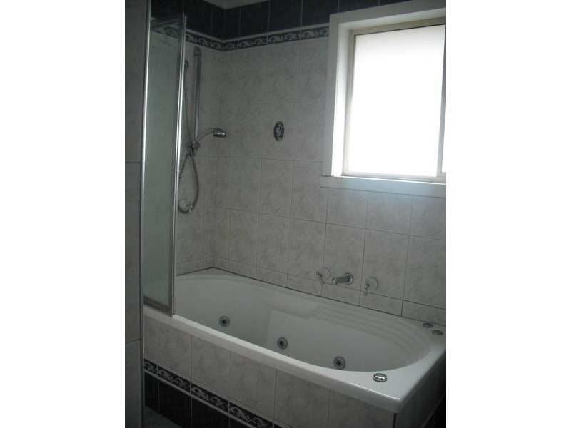 6  Mortlake Aveue, Dallas VIC 3047