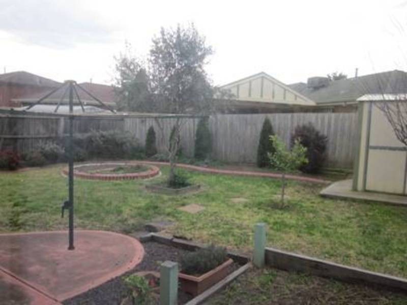 28 Jasmine  Court, Meadow Heights VIC 3048