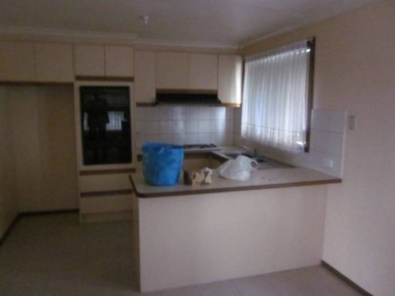 2/43  PINAROO CIRCUIT, Meadow Heights VIC 3048