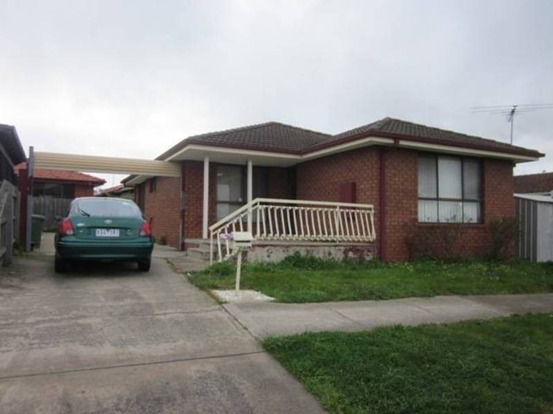 2/43  PINAROO CIRCUIT, Meadow Heights VIC 3048