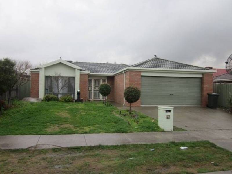 4 ALBERTON AVENUE, Roxburgh Park VIC 3064