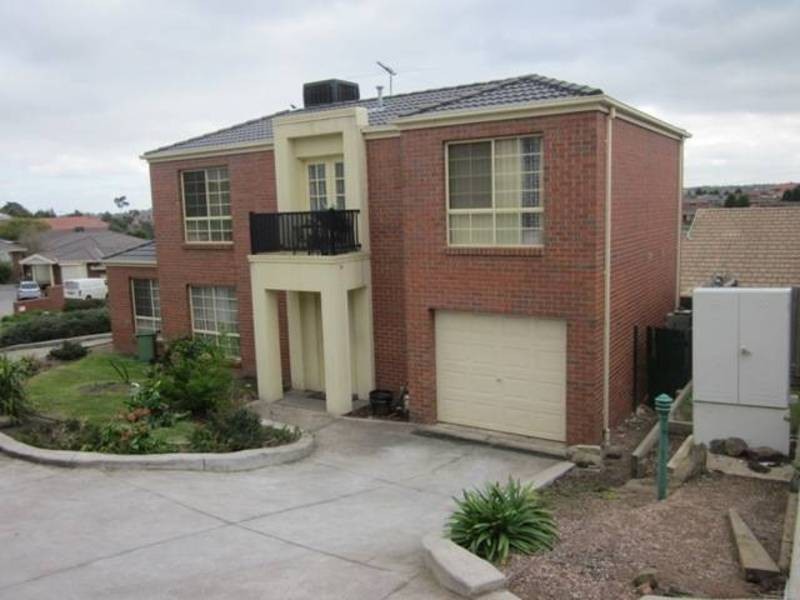 2/30-32  PAPWORTH PLACE, Meadow Heights VIC 3048