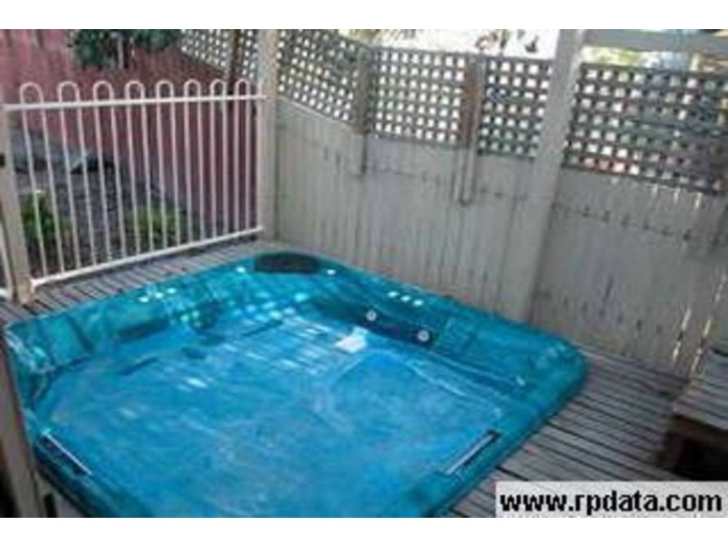 10 Lubeck Court, Meadow Heights VIC 3048