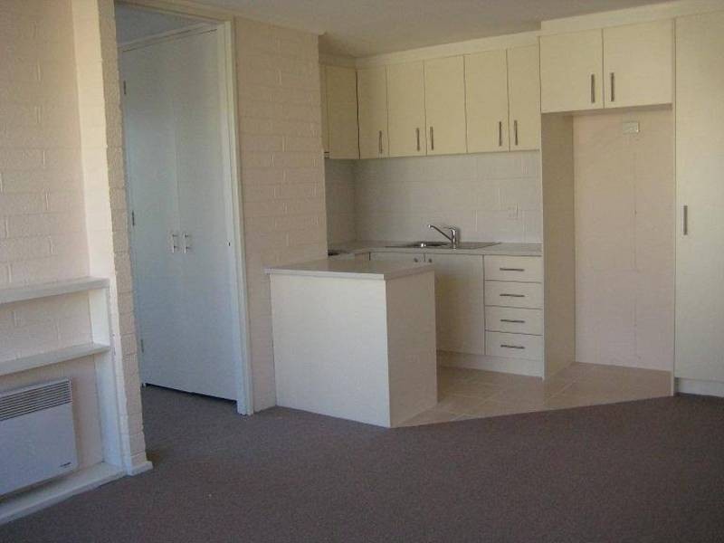 12/14 Salisbury Street, Glenroy VIC 3046