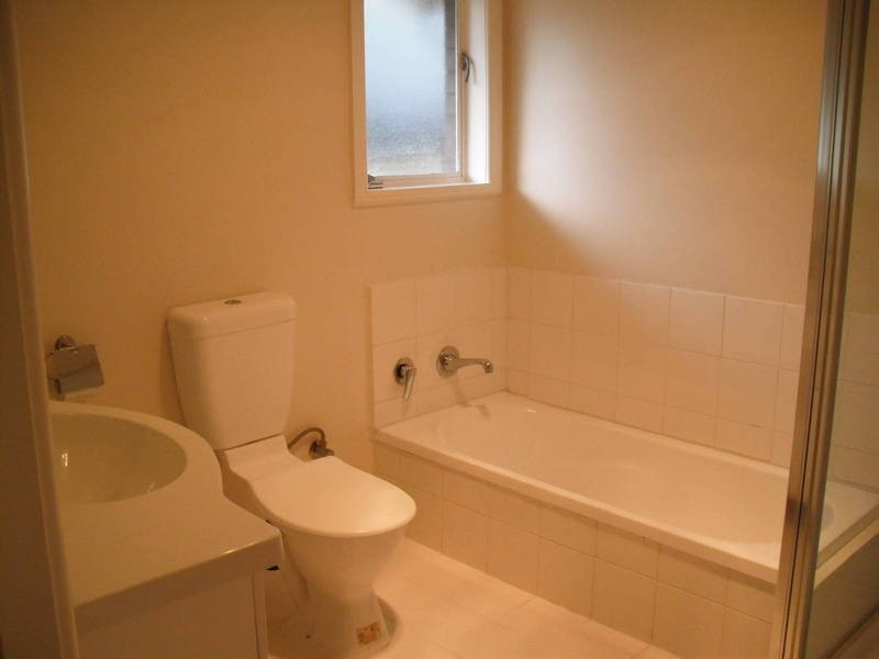 1/3 Perkin Avenue, Pascoe Vale VIC 3044