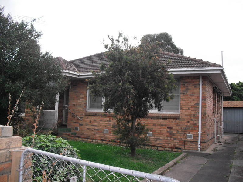 16 Heather Street, Glenroy VIC 3046
