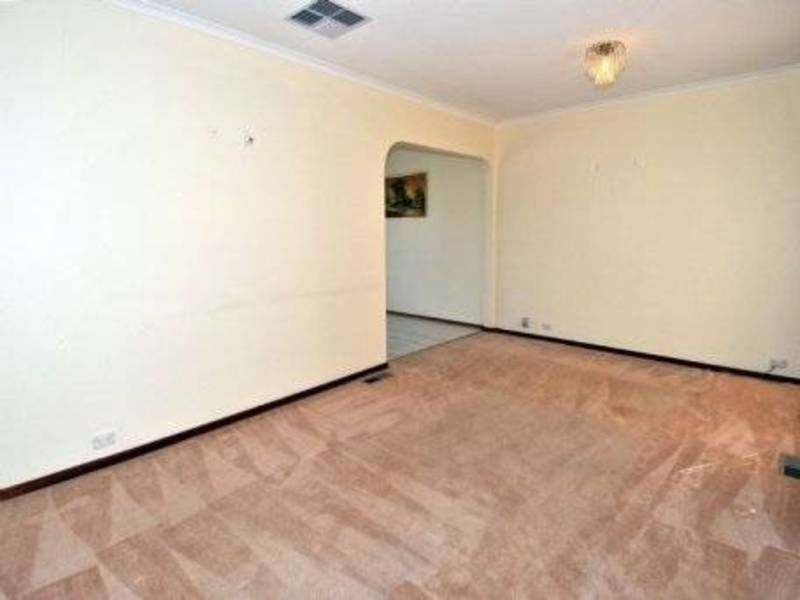 5A Nicholson Crescent, Meadow Heights VIC 3048