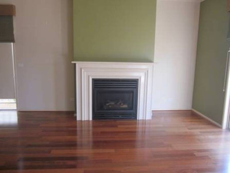 33 Princess Circuit, Craigieburn VIC 3064