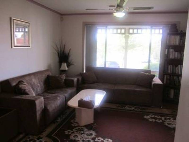 7 Pinnock Avenue, Roxburgh Park VIC 3064