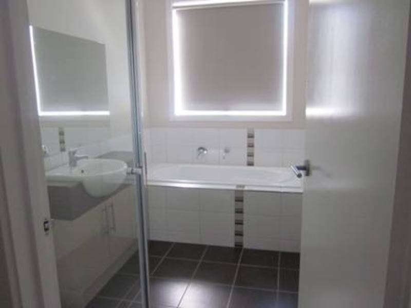 5 Rivvette Street, Craigieburn VIC 3064